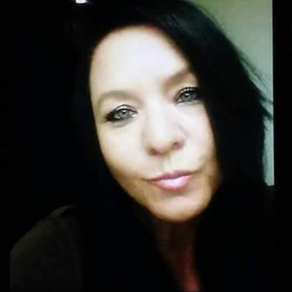 Meet your Posher, Paula! Offers Encouraged! Don’t forget to Bundle!!!!